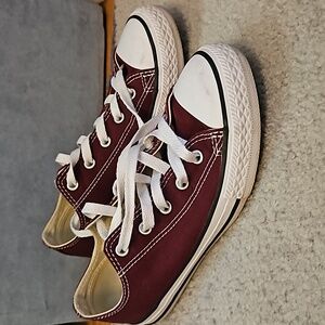 Burgundy Youth size 3 Converse